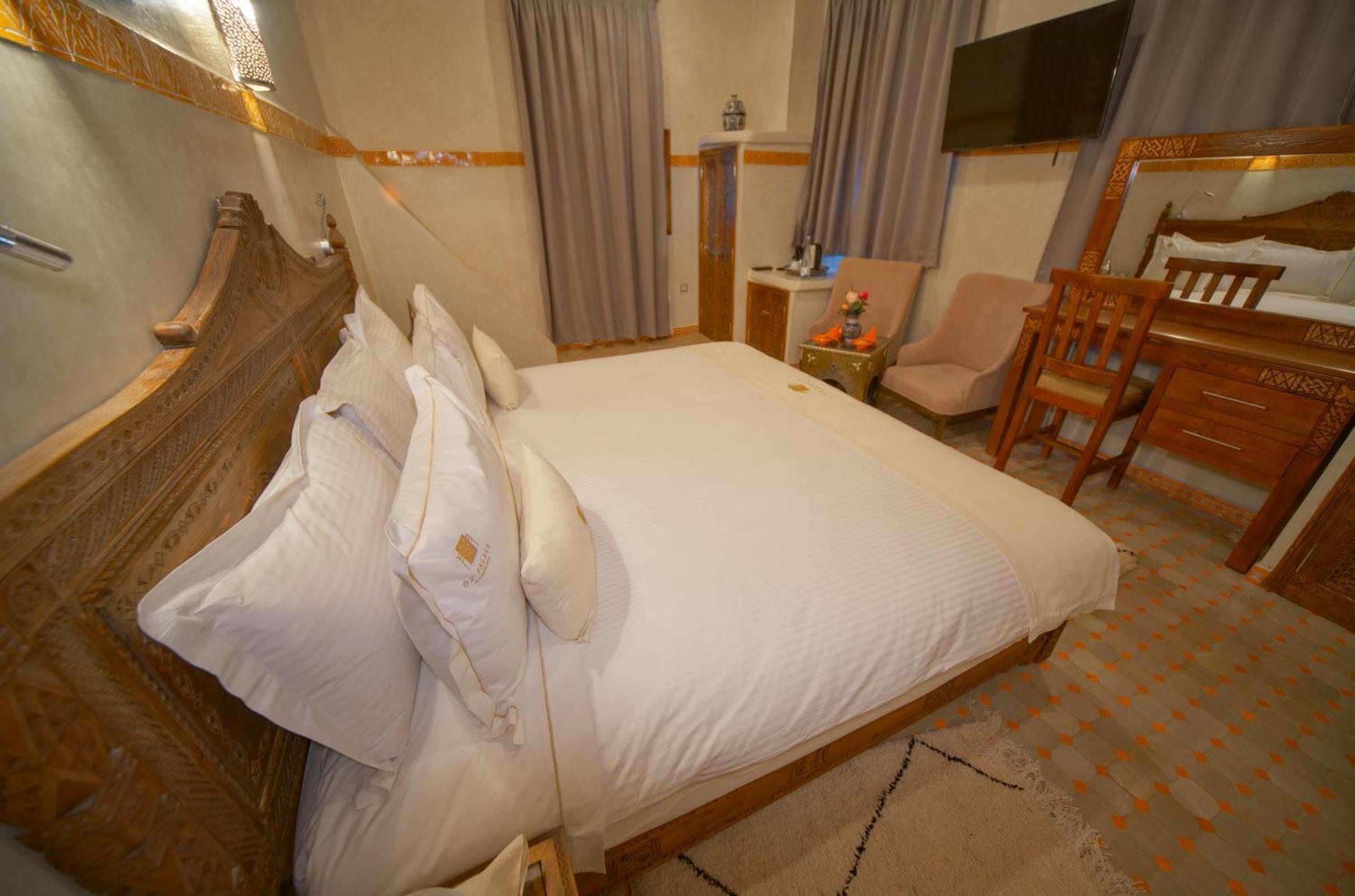 Oz Palace Ouarzazate & Spa Tajda ภายนอก รูปภาพ