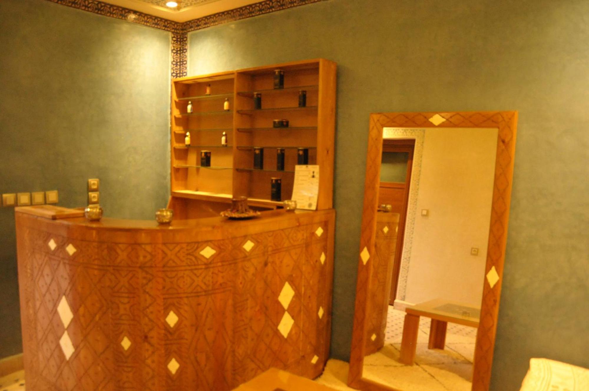 Oz Palace Ouarzazate & Spa Tajda ภายนอก รูปภาพ